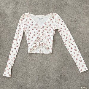 Hollister Cream Floral Long Sleeve Top XS